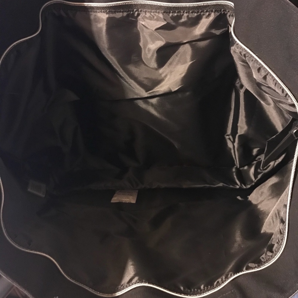 BNWT Victoria Secret Weekender - Picture 4 of 4